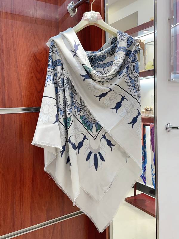Loro Piana Scarf LPC00063 Loro Piana Scarf LPC00063